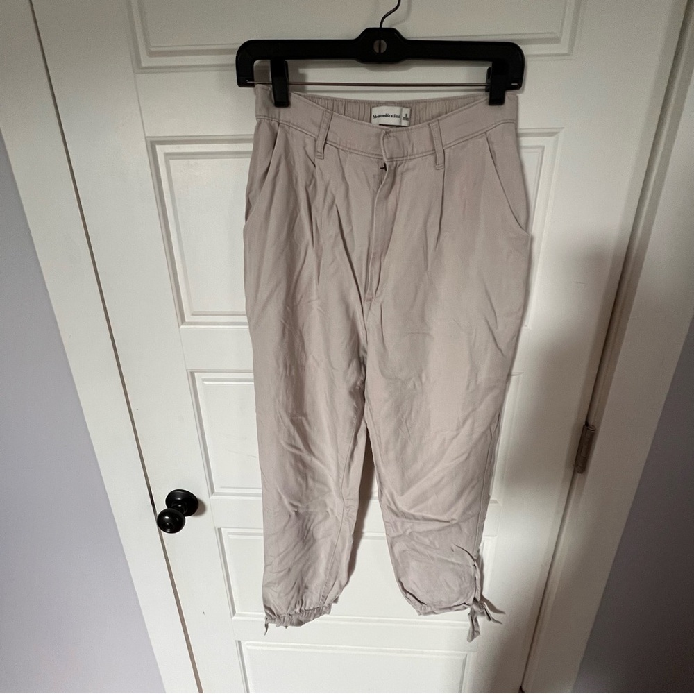 Abercrombie & Fitch Khaki Taper Hem Pant